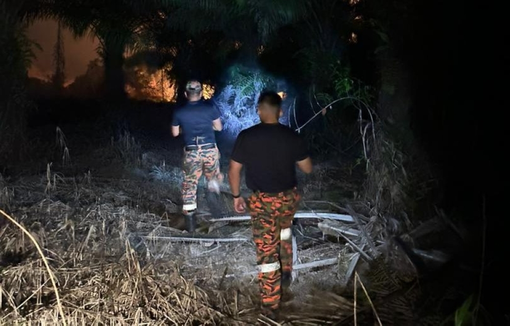 Mukah sago plantation fire rages into day two, winds fan 300ha inferno