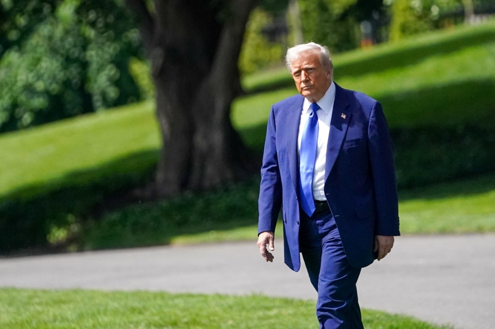 Trump returns to Gulf on diplomatic blitz, eyeing big money deals and fighter jet sales