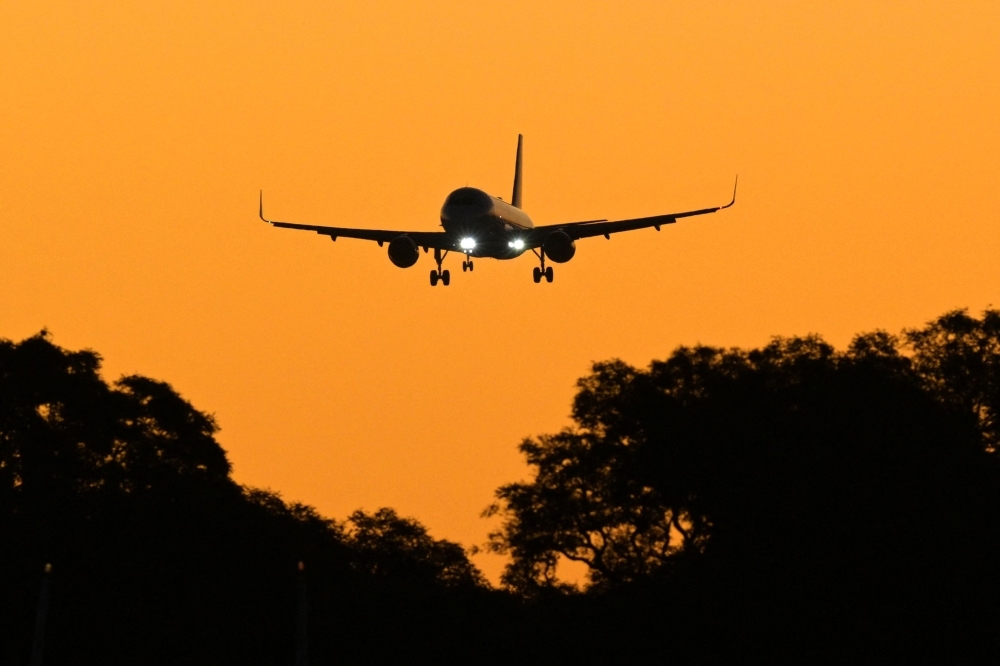 Bomb threat grounds all flights at Belgian airport