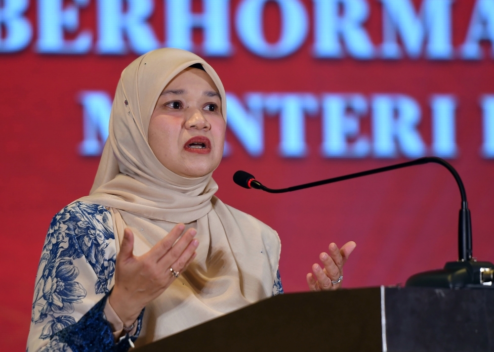 Teachers can now apply for transfers after two years with no extra conditions, says Fadhlina