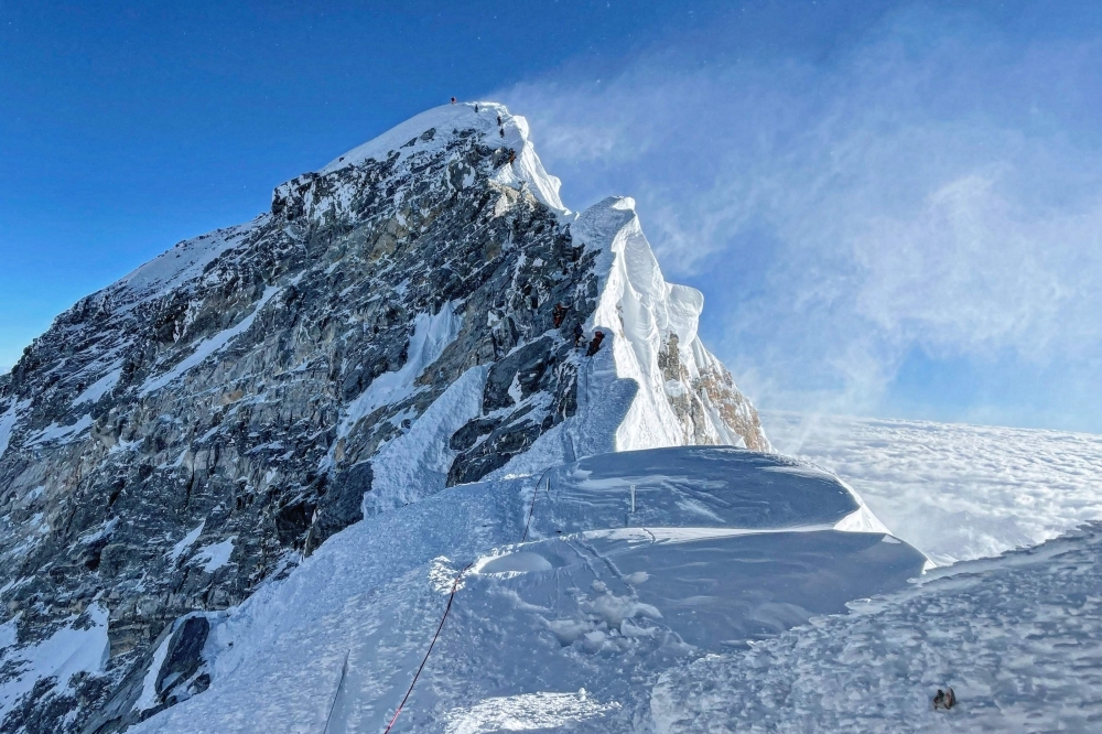 Indian climber dies after scaling Everest