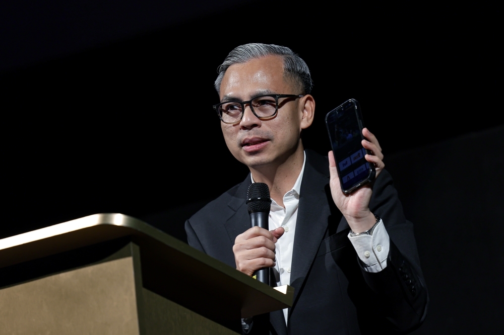 MCMC to review big gap in $G coverage among telcos across Malaysia, says Fahmi