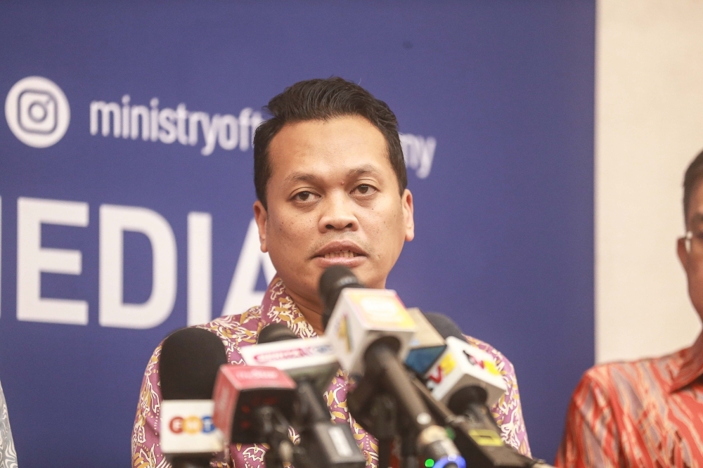 Federal govt not delaying REE mining SOP, says Nik Nazmi