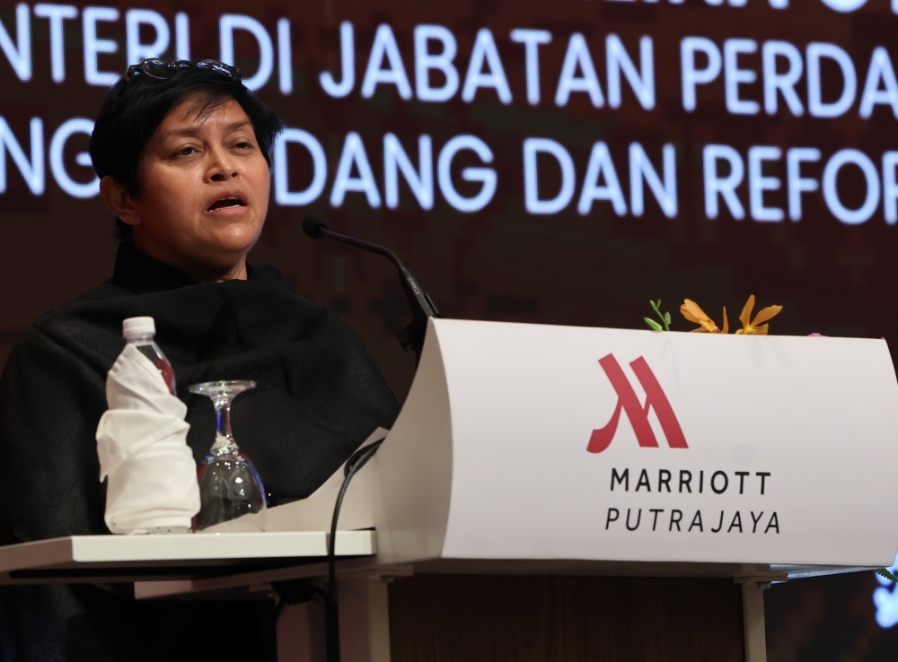 Azalina suggests raising retirement age to 65, says forcing out active seniors at 60 a ‘loss' to workforce