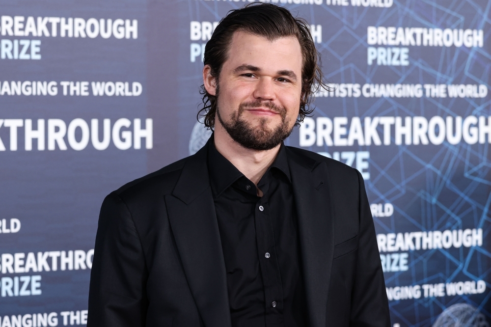 Magnus Carlsen vs 143,000: Chess legend held to draw by the world