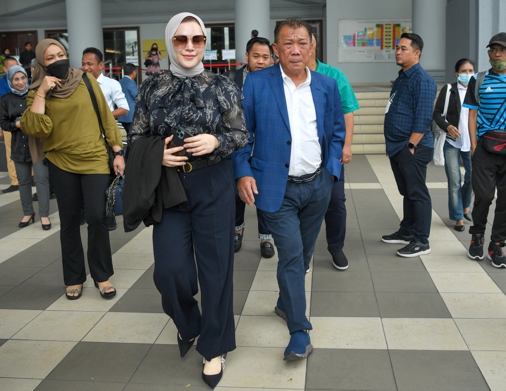 Court of Appeal rejects Bung Moktar and wife's bid to review decision on corruption trial