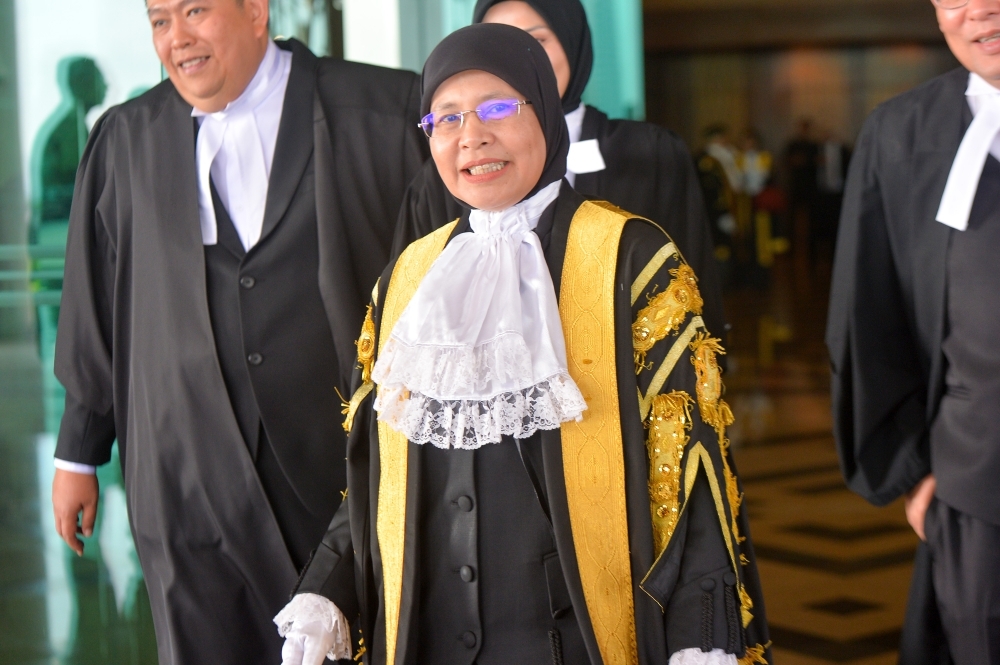 Anwar: Govt considering extending Tengku Maimun's tenure as chief justice