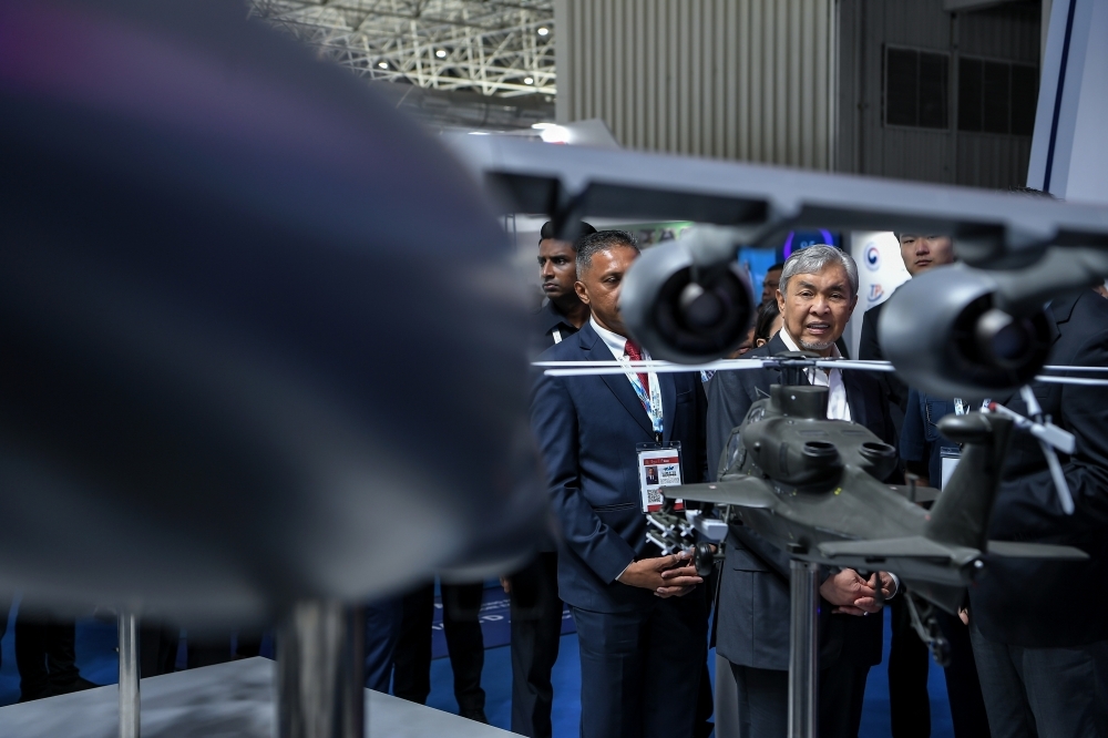 Zahid: Over 100 new flight routes approved to prepare for Visit Malaysia 2026