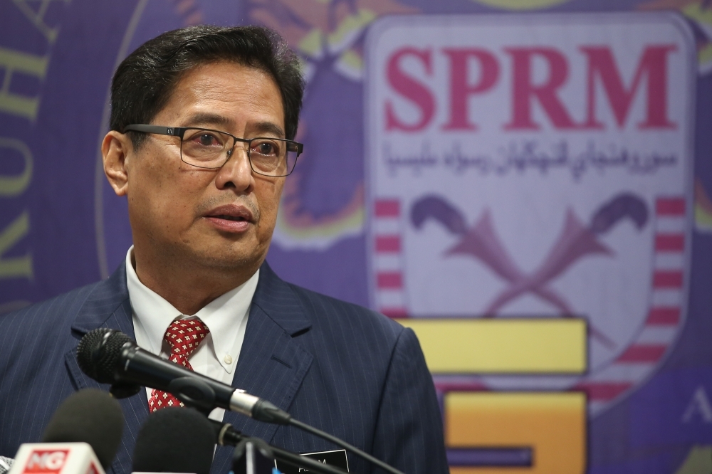 Fresh intel triggers eight new MACC cases on Daim's overseas holdings, says Azam
