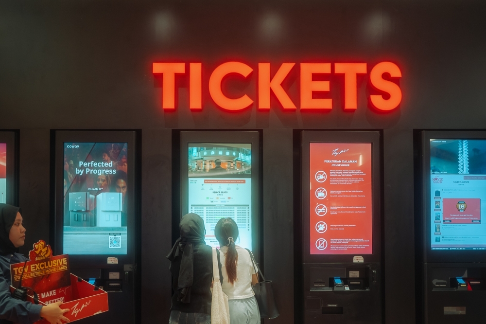 The evolving film culture in Malaysia: From cinematic experiences to film clubs and critiques