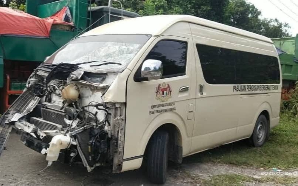 MoH dental van crashes with 10-tonne lorry en route to rural clinic, no serious injuries reported