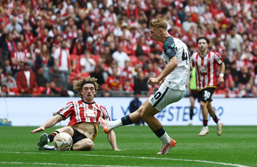 ‘Til the end': Watson's stoppage-time stunner over Sheffield United lifts Sunderland into Premier League
