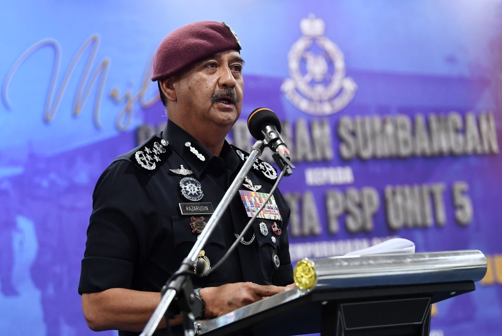 As families grieve, IGP presents RM25,000 from Heroes Fund to each next-of-kin in fatal Teluk Intan FRU crash