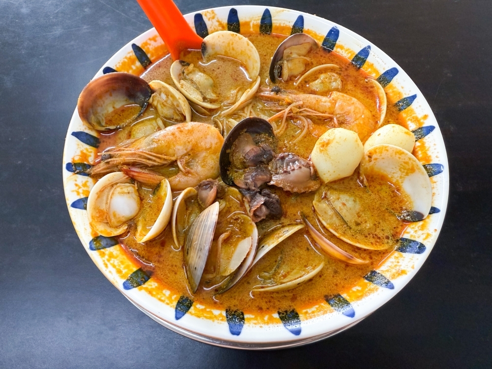 Worth the drive: Selayang's Restoran Yun Yun raises the bar higher with the ultimate seafood noodles