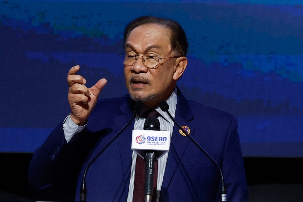 PM Anwar: Sovereignty must be redefined to address AI, cloud tech outside reach of national laws