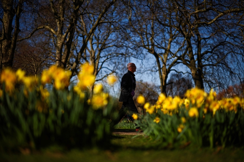 UK records sunniest spring ever with 630 hours of sunshine, beating 2020 record