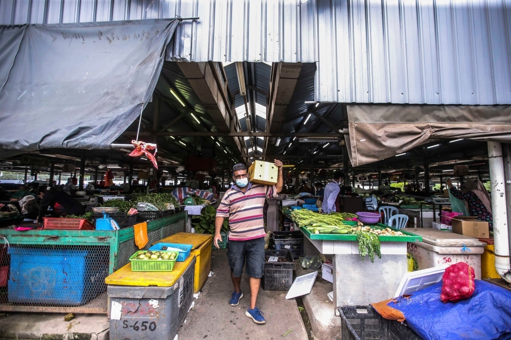 Selayang crackdown: Authorities raid 225 premises to weed out undocumented migrants