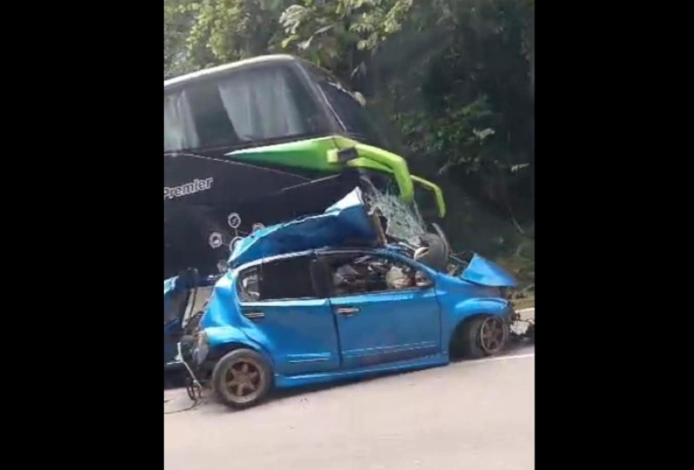 In Kelantan, three killed in express bus-car crash in Kuala Krai (VIDEO)