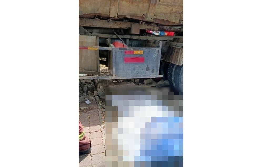 Motorcyclist killed as lorry crashes into stall and mosque fence in Sungai Buloh