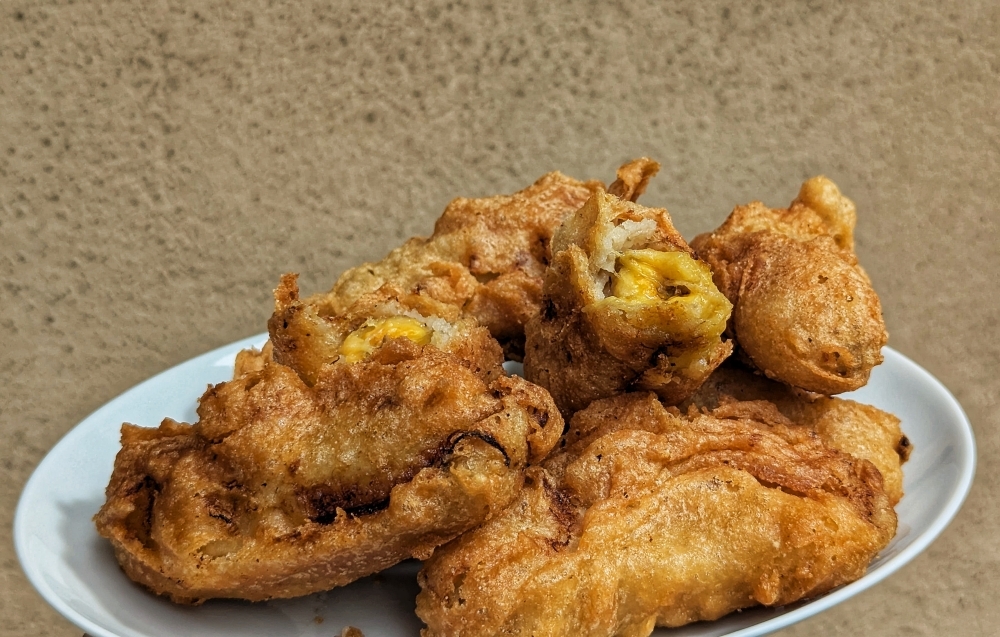 Craving a snack? Go bananas for the ‘pisang goreng' and ‘kuih bakul' at USJ 2 Goreng Pisang in Subang Jaya