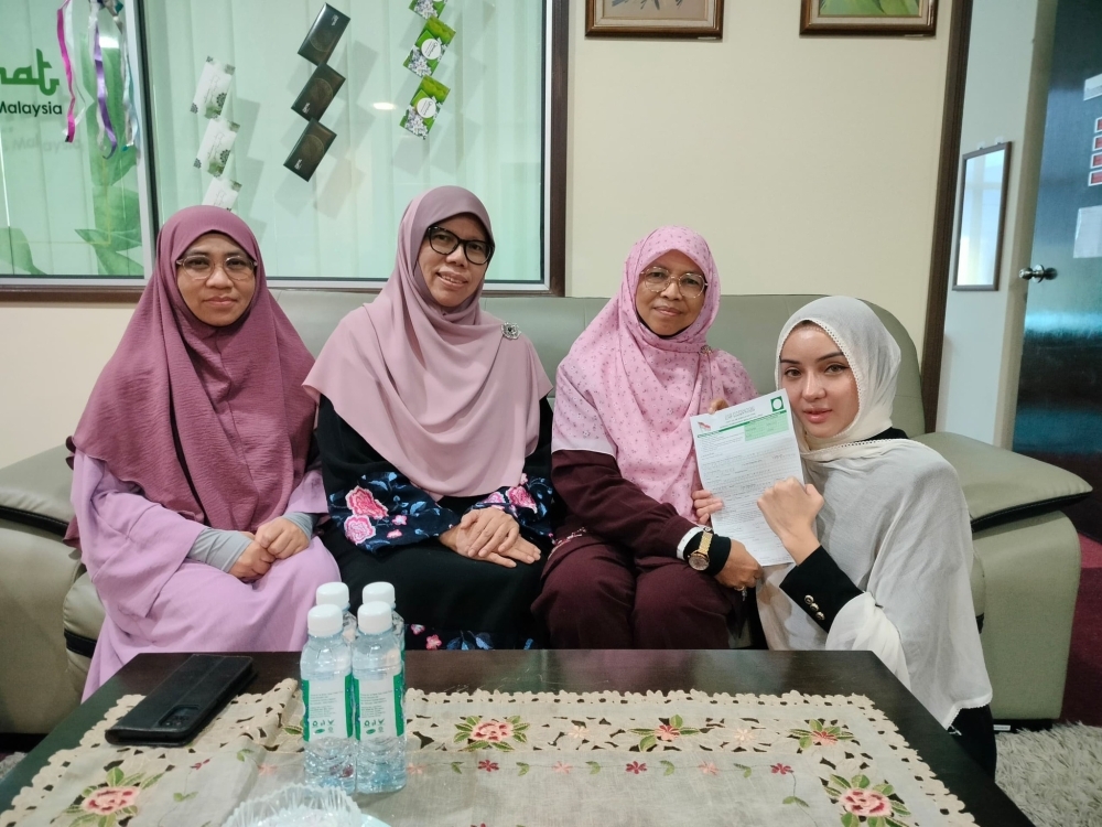 From influencer to Islamist: Cleopatra joins PAS to ‘secure children's future', vows commitment to party's spiritual training