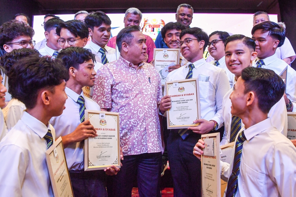 Loke: Don't pressure Anwar over ministers' resignations, Tengku Zafrul joining PKR isn't DAP's business