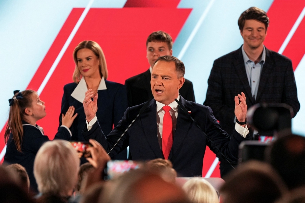 Poland veers right: Trump-backed nationalist projected to win presidency, dealing blow to pro-EU government
