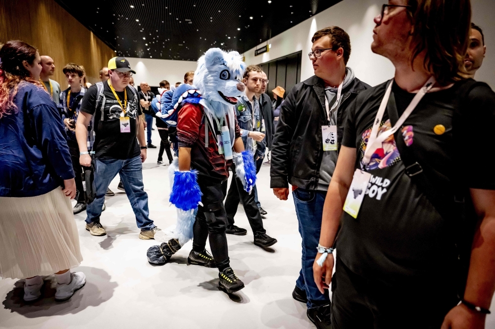 IRL hype: TwitchCon drops stream queens and meme kings into Rotterdam