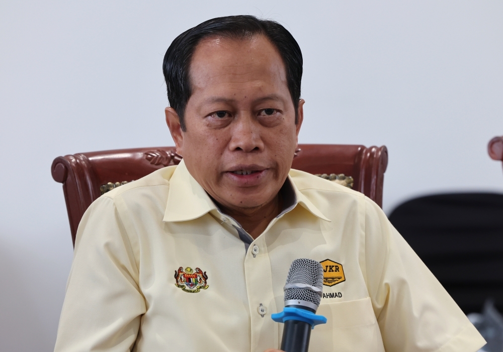 Ahmad Maslan: PM holds final say on Cabinet reshuffle, but Zahid's push for Umno slot fair