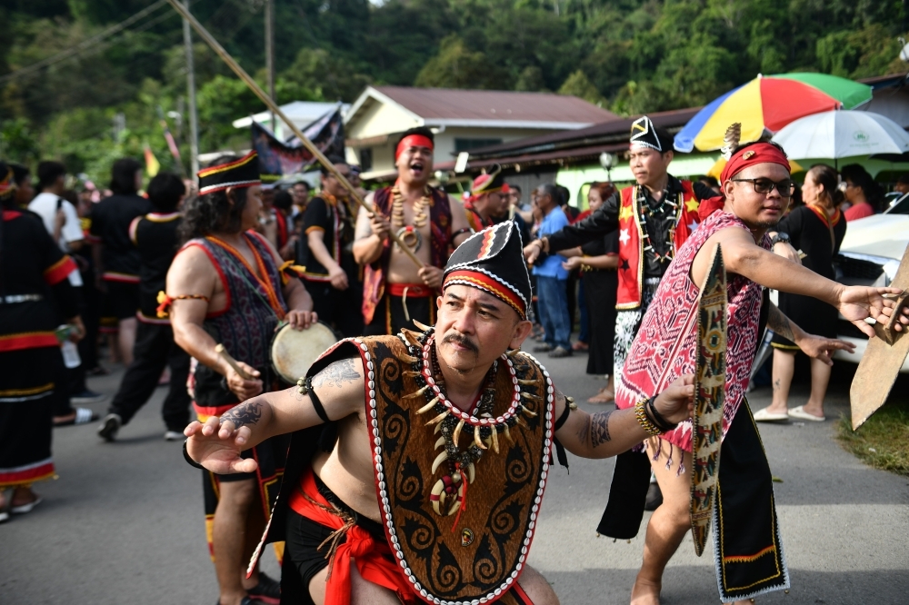 Indi Awang, Indi Asung: Thousands join vibrant Brarak and Bipijak Gawai parade celebrating Bidayuh unity, culture