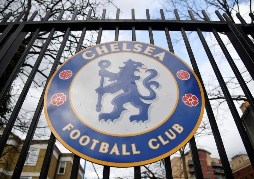 UK warns Abramovich: £2.5b Chelsea sale funds must go to Ukraine, or face court