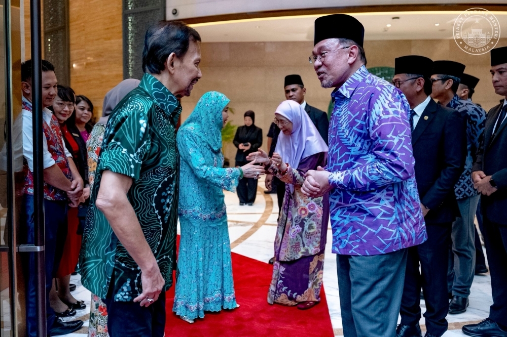 Brunei's Sultan Hassanal Bolkiah departs home after IJN hospitalisation, Anwar says in good spirits during visit