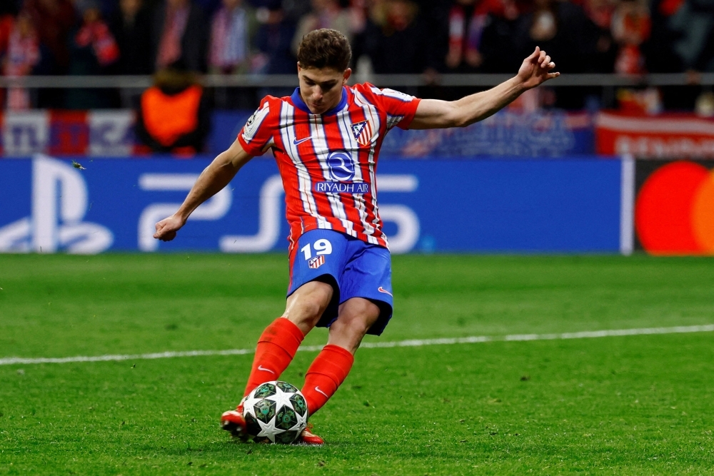 Alvarez's Atletico Madrid shootout blunder leads to IFAB rethink on penalty retakes