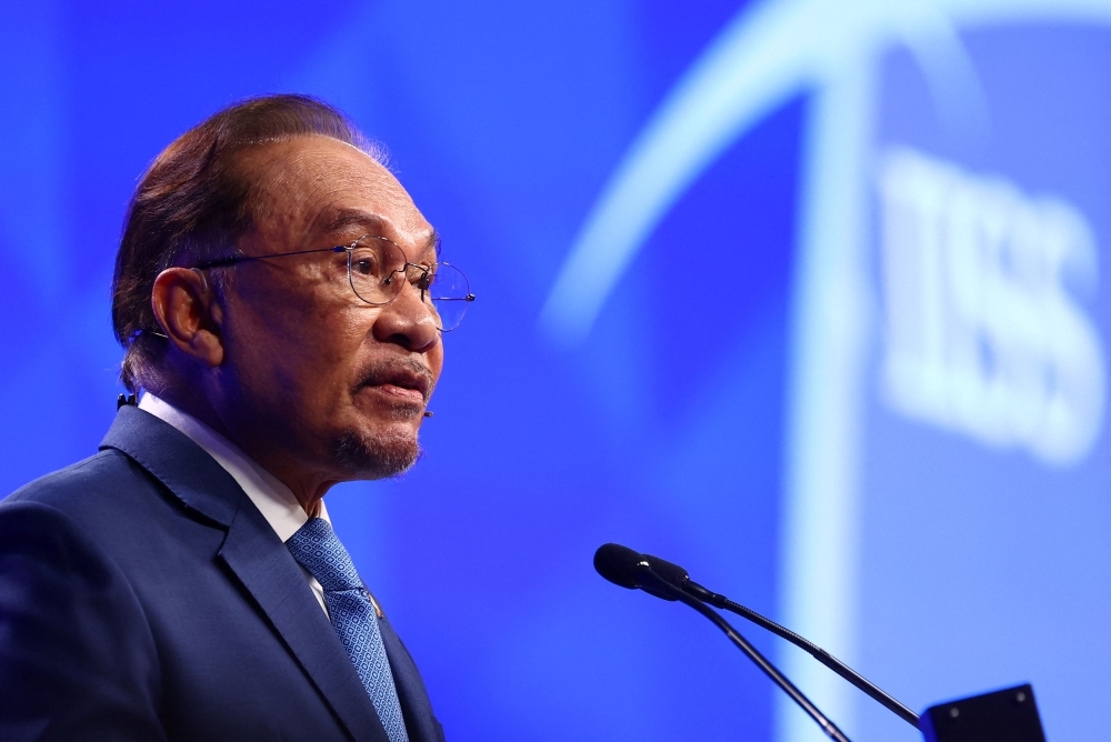 High Court dismisses Anwar's bid to refer PM immunity questions to Federal Court, says no constitutional issues