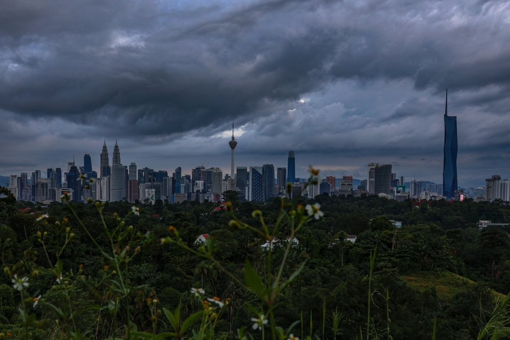 MetMalaysia issues warning for thunderstorms, strong winds in 10 states until 6pm today