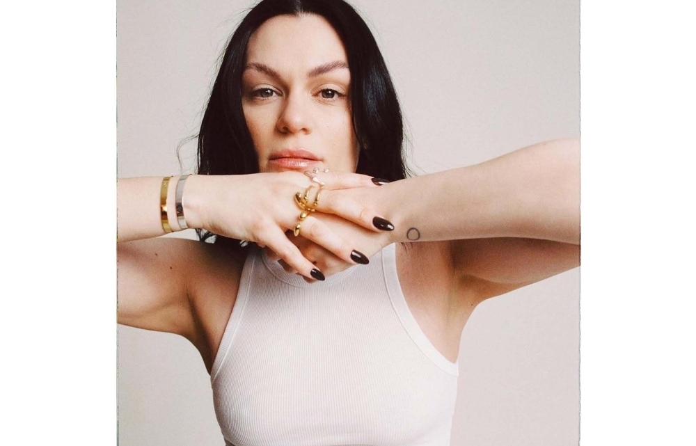 ‘Cancer sucks, but i'm holding on to early': Jessie J reveals breast cancer battle