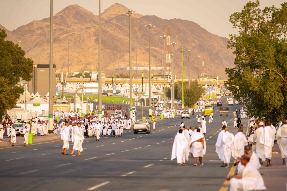 Muslim pilgrims gather at Mount Arafat for Haj's spiritual peak amid Saudi heat warnings