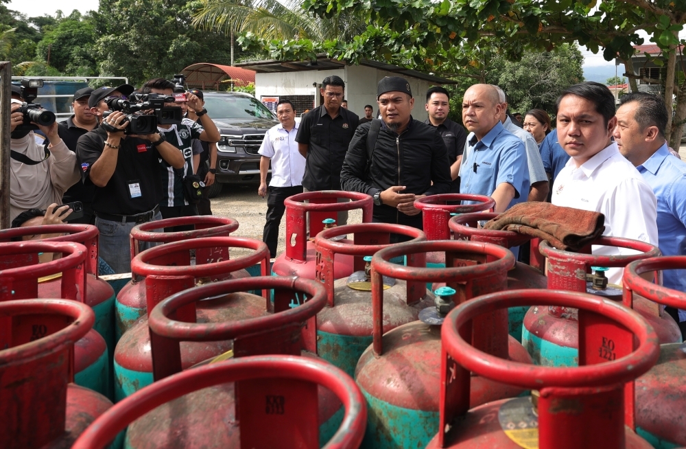 Small F&B traders can use subsidised LPG without permit until Oct, says domestic trade minister