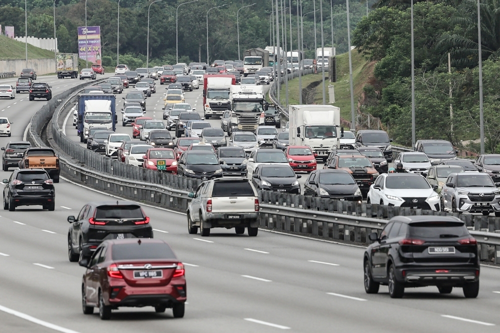 Aidiladha exodus clogs major highways, tidal lane activated on Sungai Besi Highway
