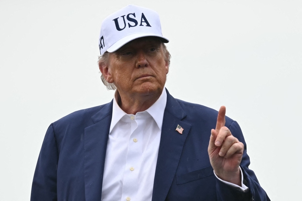 Trump announces new US-China trade talks in London amid tariff tensions