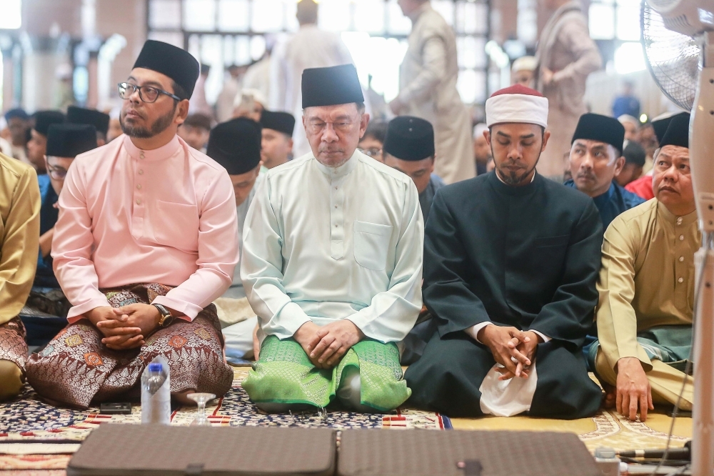 Anwar says Malaysia supports Thai-Cambodia peace talks on June 14, offers to help de-escalate tensions