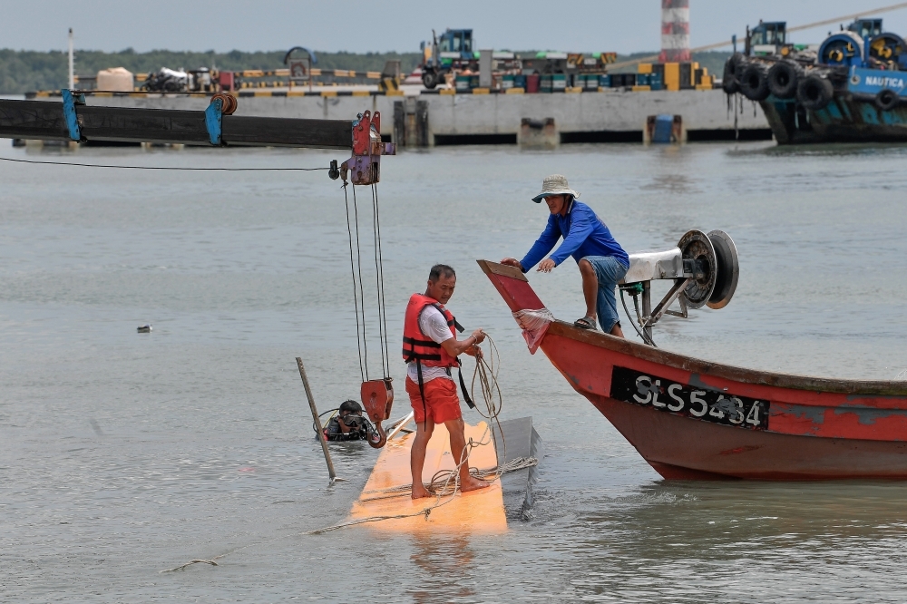 Police: Victims in Tanjung Harapan boat tragedy believed not to have been wearing life jackets, complicating rescue