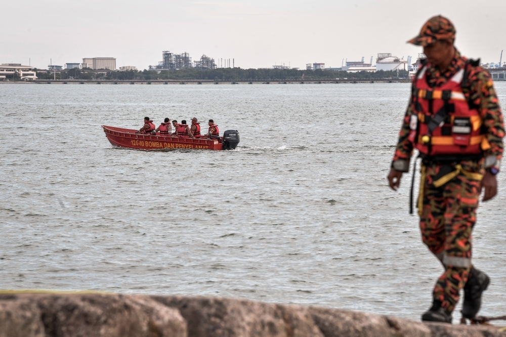Tanjung Harapan boat capsize: Rescue team recovers bodies of missing couple near Port Klang
