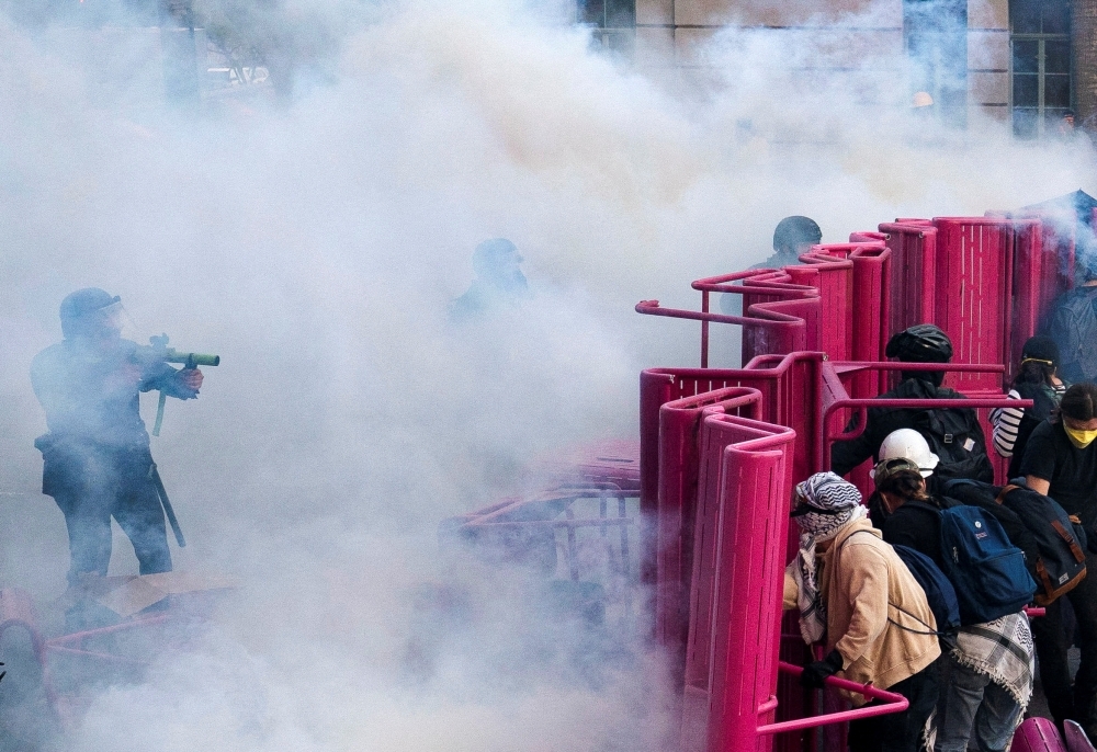 Does US law allow Trump to send troops to quell protests?