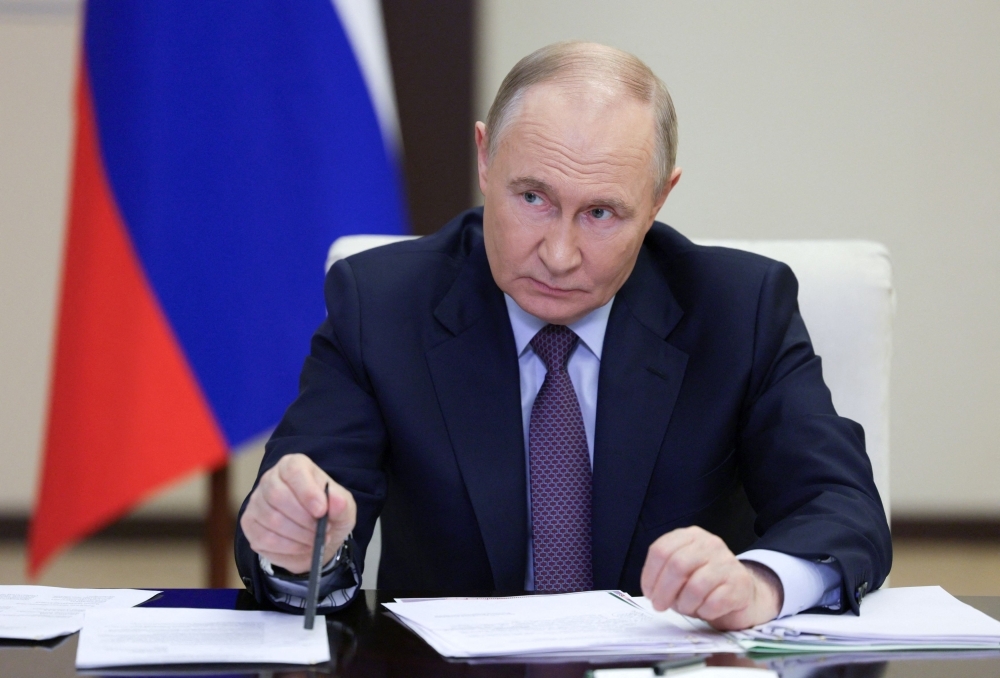 Putin approves big revamp of Russia's navy, Kremlin aide says
