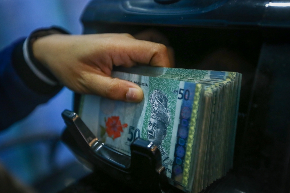 Ringgit edges up as US-China talks proceed, traders remain wary