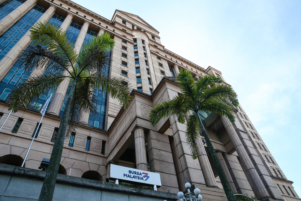 Bursa holds gains at lunch break despite softer market sentiment