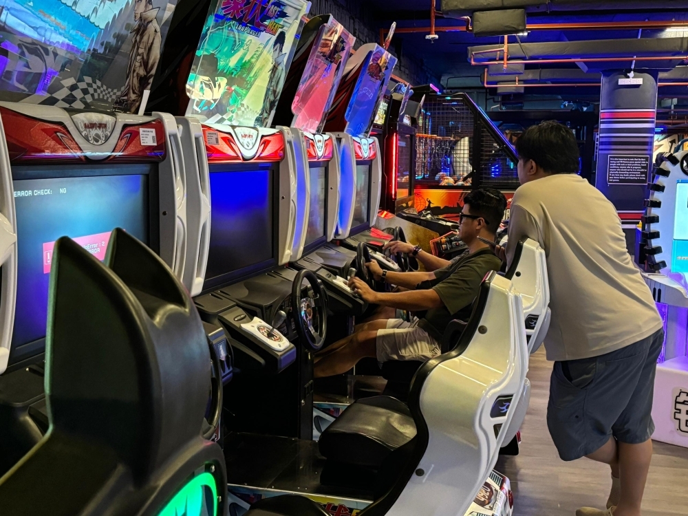 Nostalgia meets new thrills as Ipoh's Yik Fong Complex draws crowds with retro arcade revival