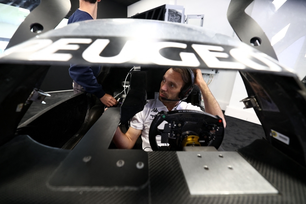 Ferrari face fierce Toyota challenge at Le Mans as 24-hour battle begins with Federer as starte