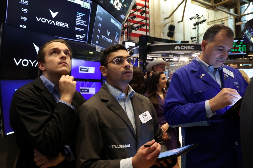 Trade hopes, tame CPI fail to keep Wall Street in the green